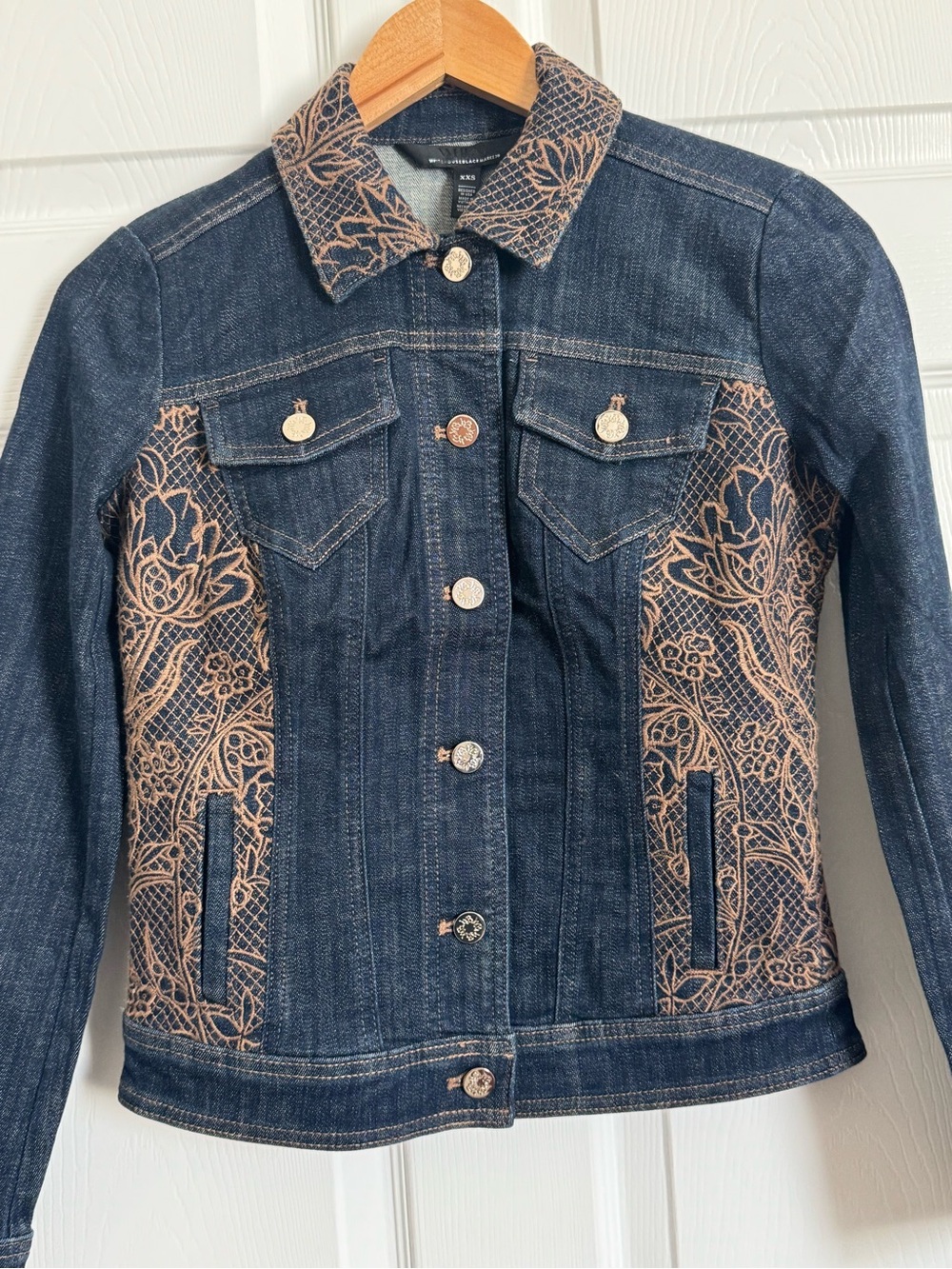 White House Black Market Dark Blue Denim Jacket with Tan Floral Embroidery - Picture 3 of 5